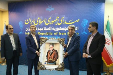 اهدای نشان درجه یك هنری به بهروز رضوی در مراسم تقدیر از او