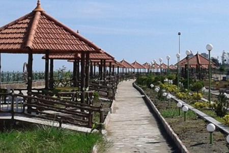 سایه برج سازان زمین خوار برسر تنها اردوگاه مناسب سازی شده معلولان